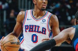 开云体育平台APP-76人客场逆转黄蜂保持稳定