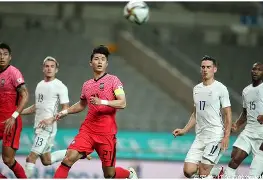 亚洲顶尖球队集结，争夺足球赛事荣耀