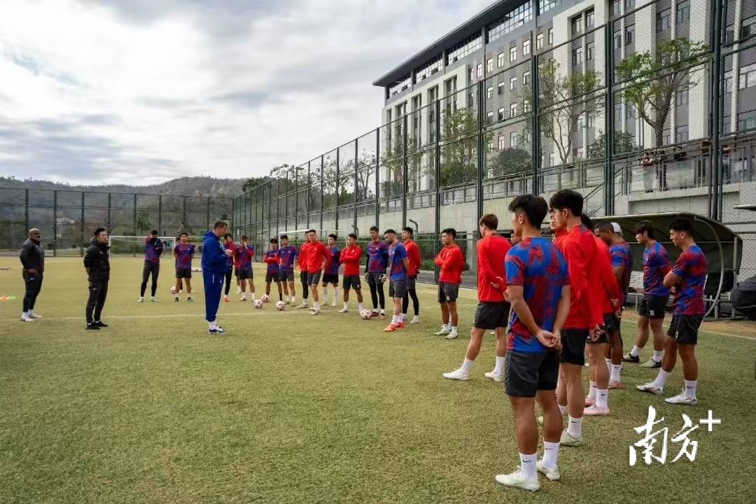 体能训练有成球队备战良好迎接比赛的简单介绍