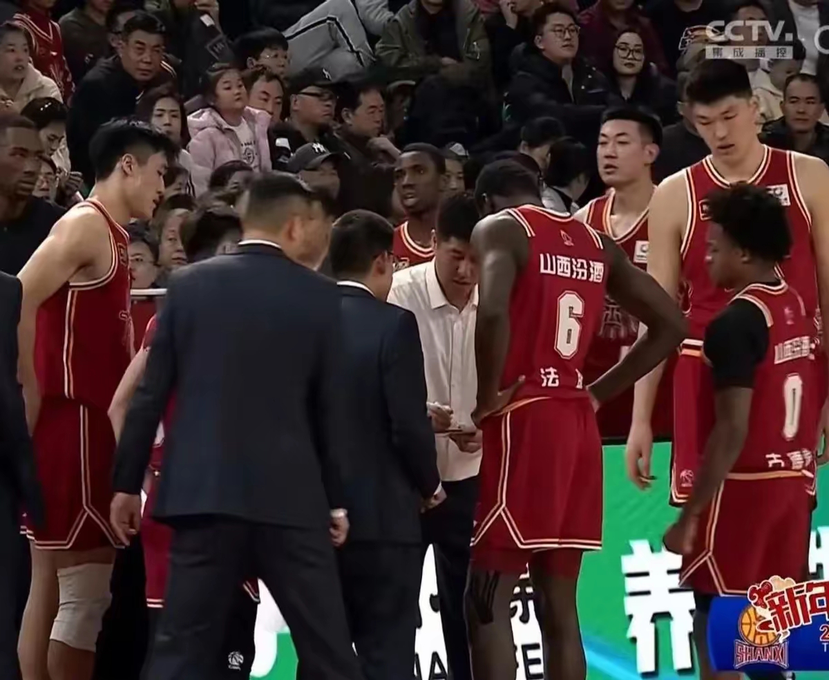 山西队主帅辞职球队陷入危机