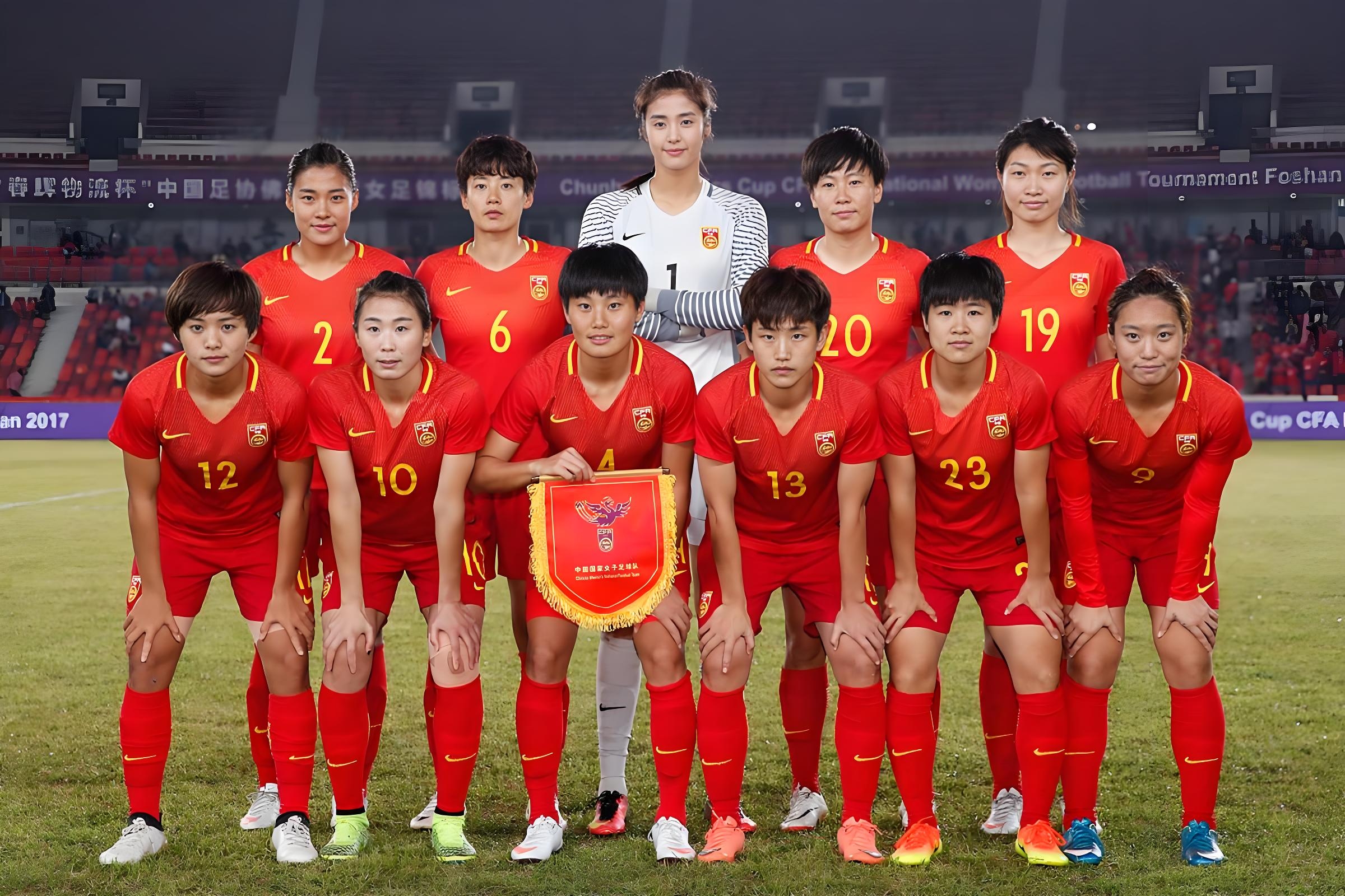 精彩赛事纪实：女足队员团结一心，豪取三分