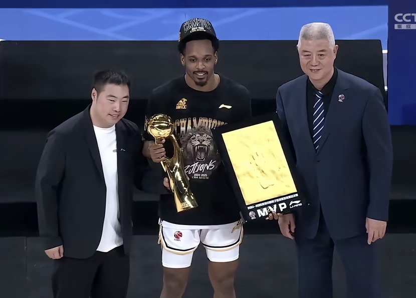 贝内文托后防阻力减弱,球队防线暴露的简单介绍 贝内文托后防阻力减弱,球队防线暴露的简单介绍