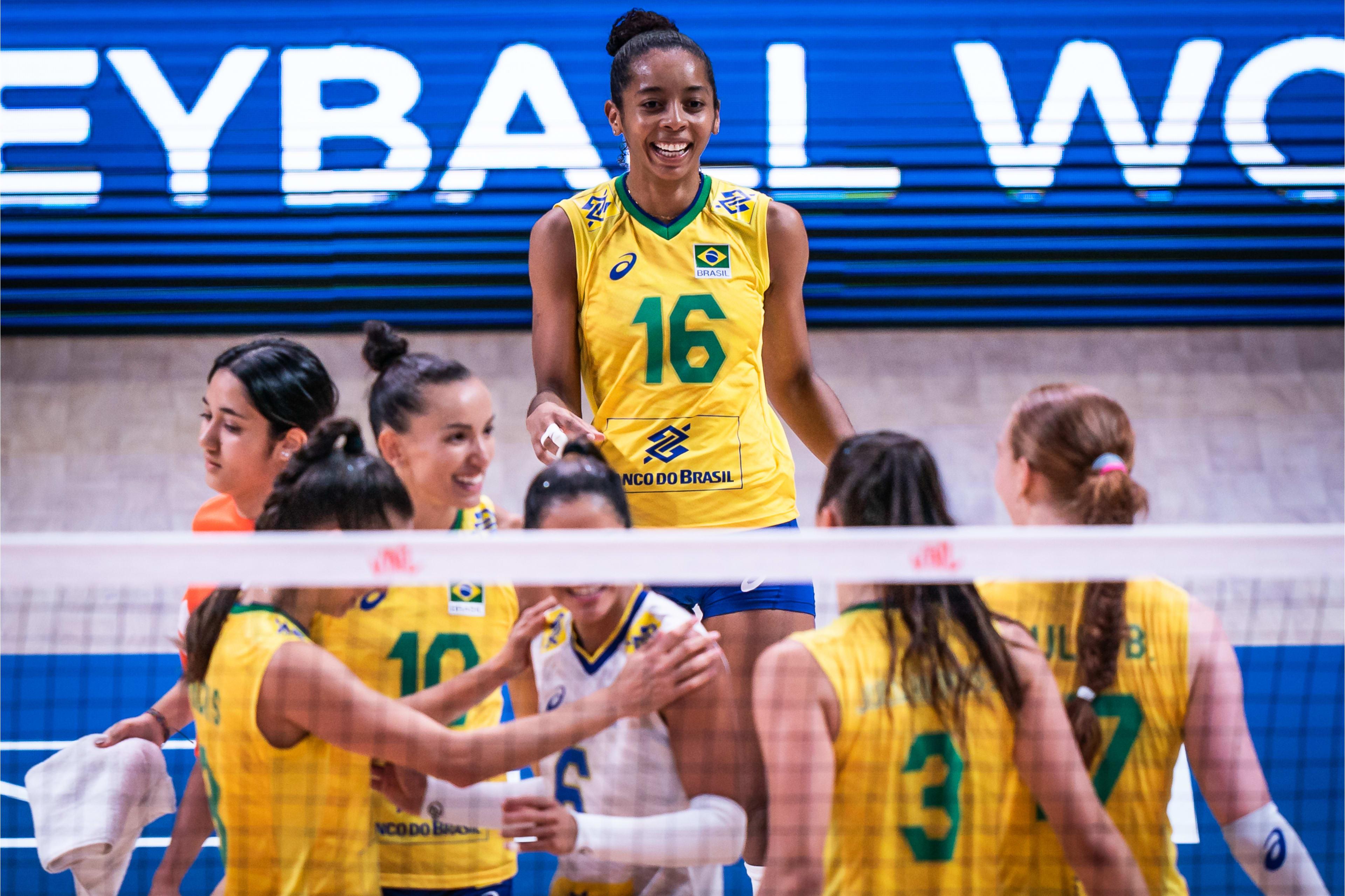 巴西代表团获得沙滩排球比赛冠军