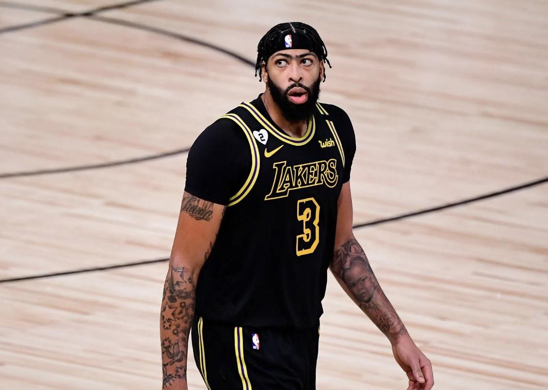 湖人擒马刺，戴维斯30+5完成疯狂反击