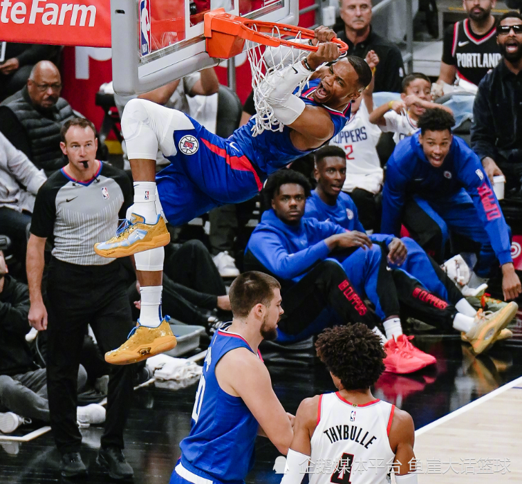 快船主场大胜开拓者，乔治33分独中最强